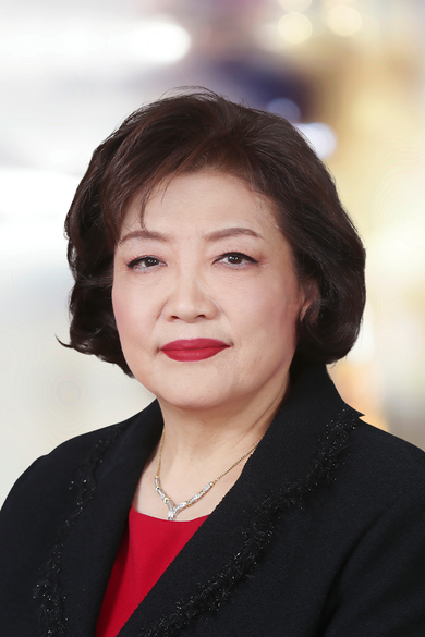 Portrait of Kimberly Hahn, REALTOR®.